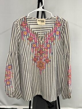 Long sleeve shirt by Savanna Jane